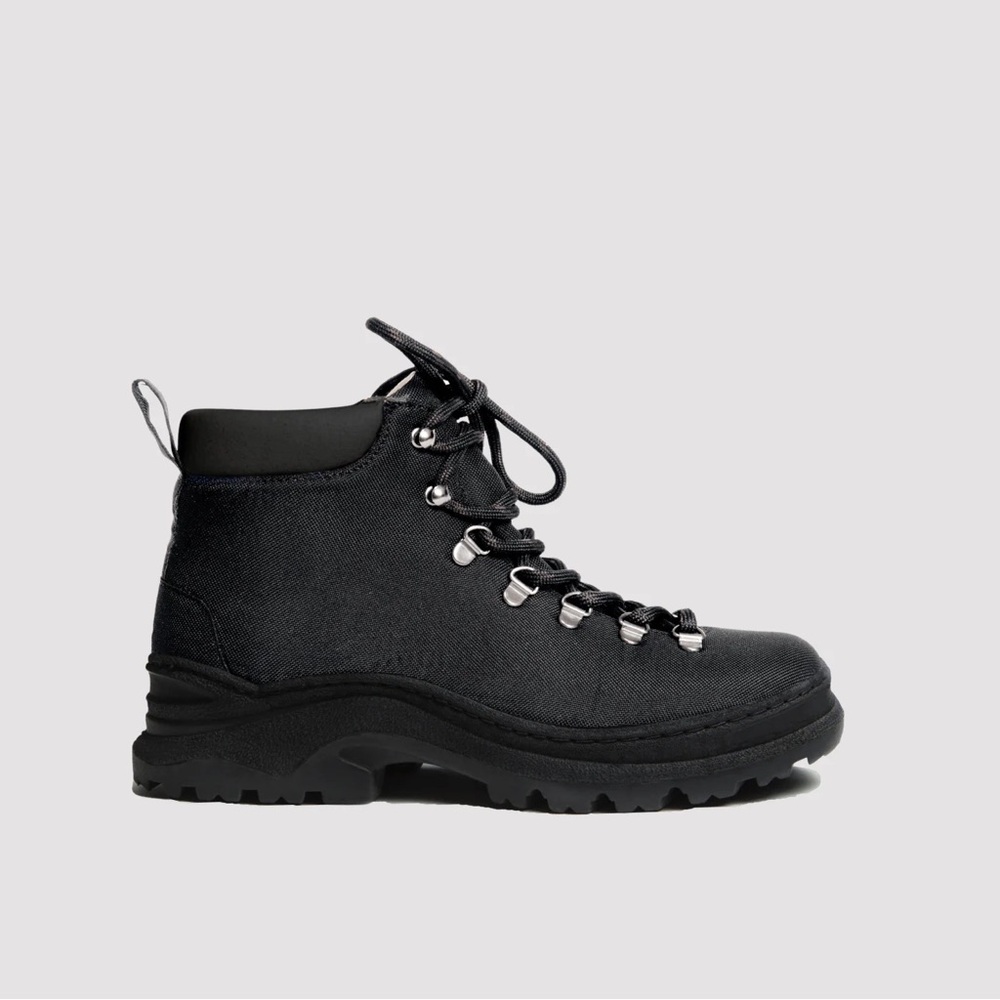 Black chunky combat boot perfect condition - Alice + Whittles
